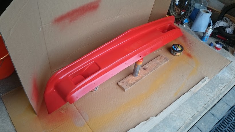 Splitter with red paint applied