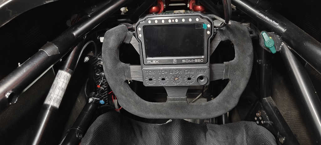 Housing Mk3 fitted on the Sparco wheel